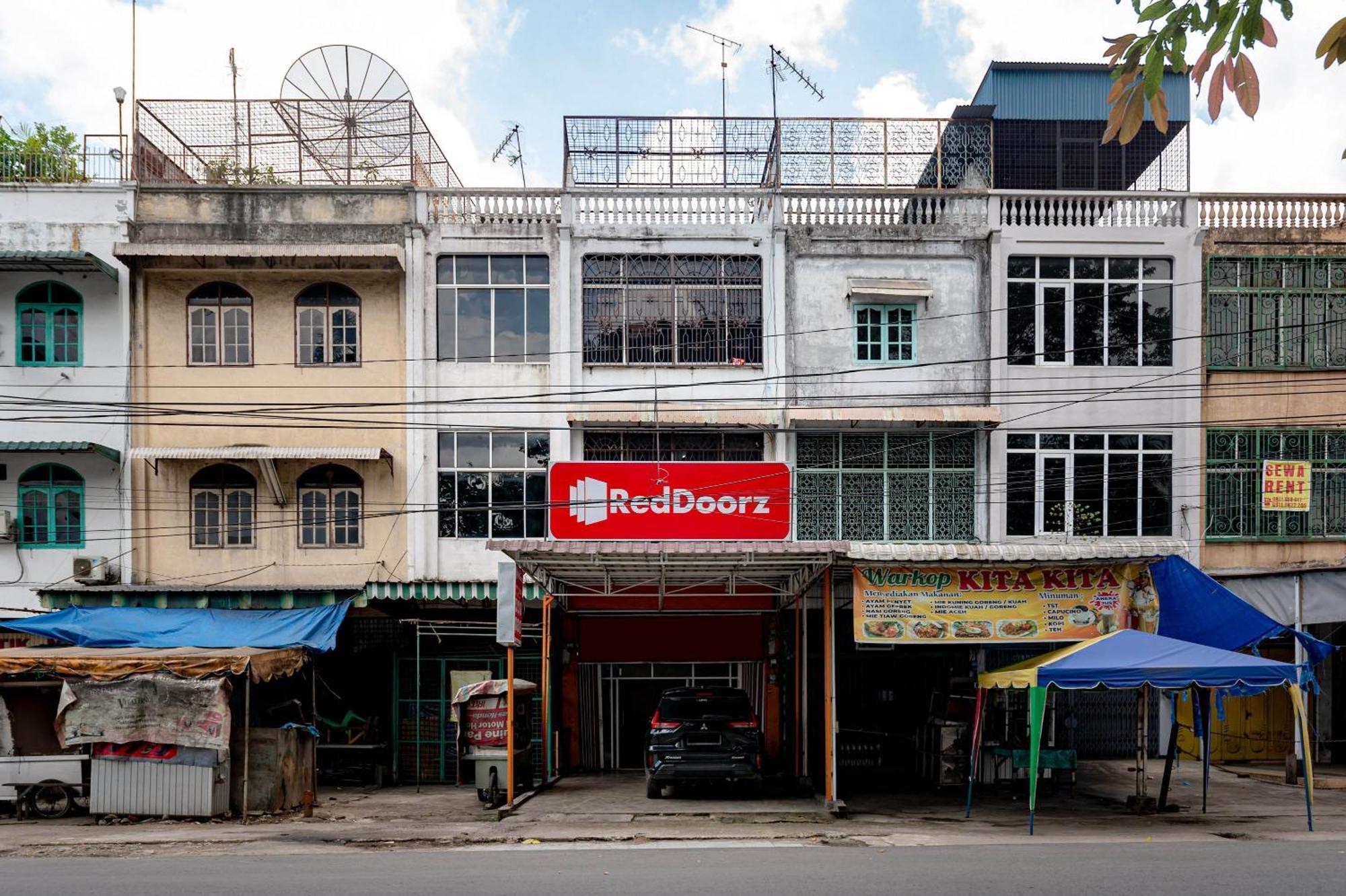 Reddoorz Near Rsud Dr Pringadi Medan 3 Hotel Exterior foto